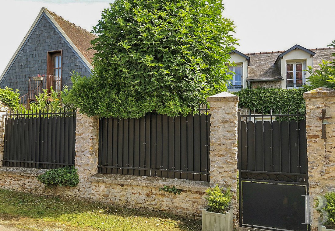 Maison familiale du 18e s. et son jardin clos de murs