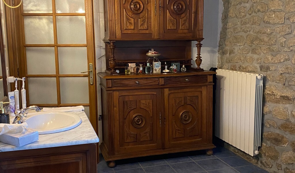 Propriété en Pierre Captivante dans le Limousin – Votre Maison de Rêve Vous Attend !