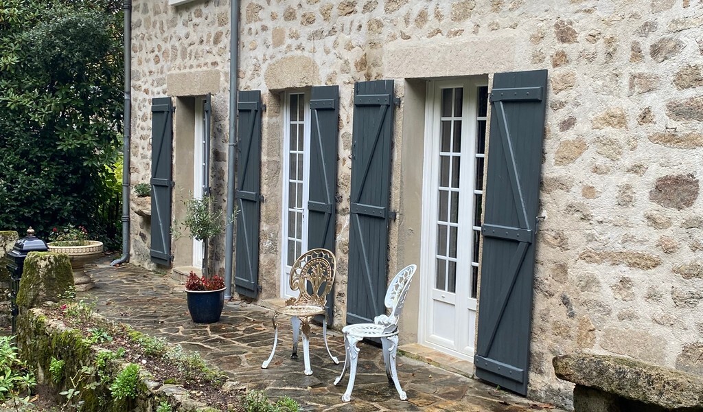 Propriété en Pierre Captivante dans le Limousin – Votre Maison de Rêve Vous Attend !