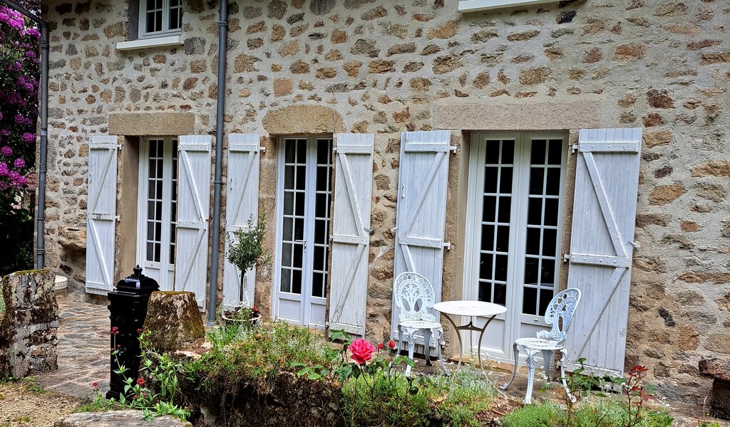 Propriété en Pierre Captivante dans le Limousin – Votre Maison de Rêve Vous Attend !